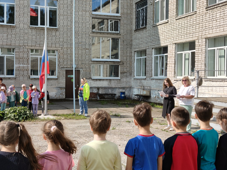 Второго июня открыл свои двери лагерь с дневным пребыванием детей «Мир детства» на базе МБОУ «Гимназия № 4».
